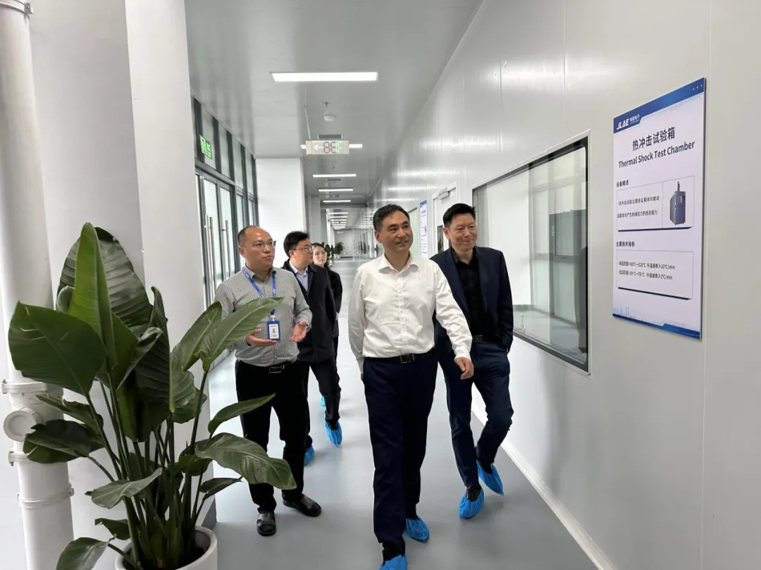 岳阳产投集团董事长江鑫调研意昂官网电子